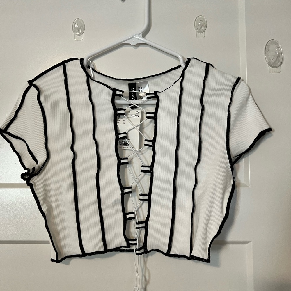 Brand new cropped top from H&M. Perfect for going out!